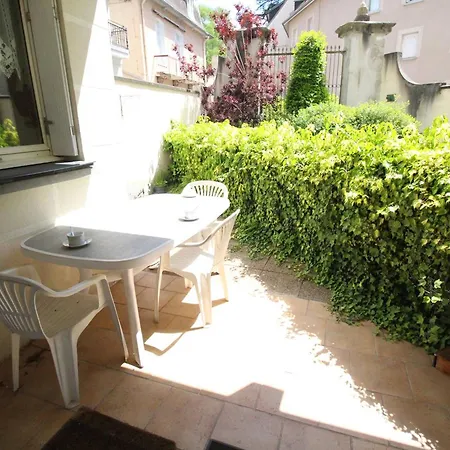 Apartament 4 Pers Avec Terrasse, Parking Et Animaux Admis - Fr-1-313-244 Bagnères-de-Luchon