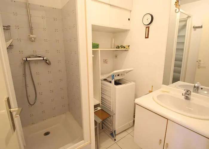 4 Pers Avec Terrasse, Parking Et Animaux Admis - Fr-1-313-244 * Bagnères-de-Luchon