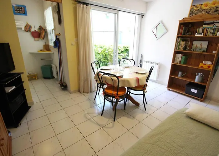 4 Pers Avec Terrasse, Parking Et Animaux Admis - Fr-1-313-244 * Bagnères-de-Luchon